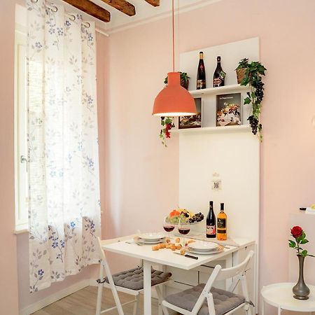 La Casa Del Vino Apartment Parma Bagian luar foto